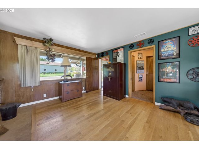 250 RUCKLES Dr, Myrtle Creek, OR 97457