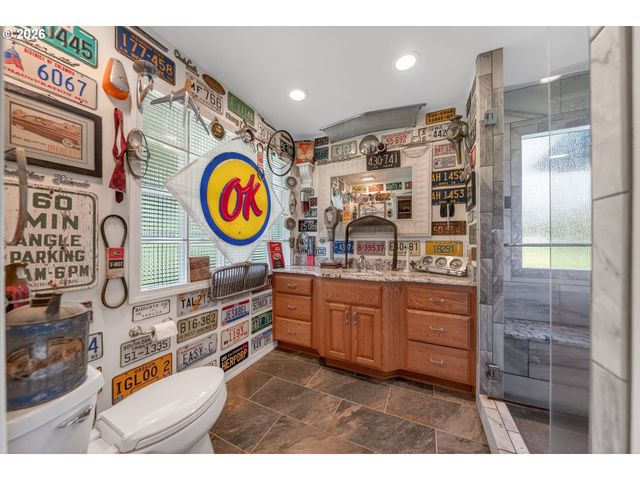 250 RUCKLES Dr, Myrtle Creek, OR 97457