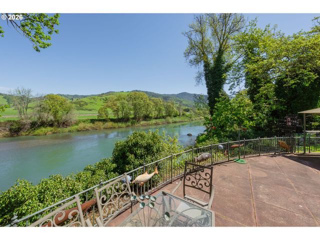 250 RUCKLES Dr, Myrtle Creek, OR 97457