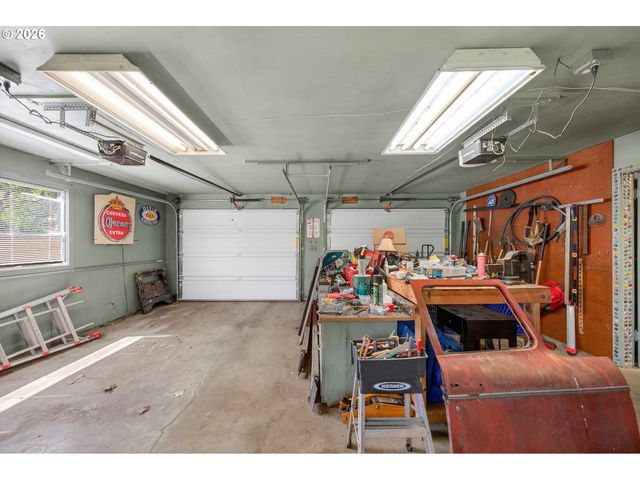 250 RUCKLES Dr, Myrtle Creek, OR 97457