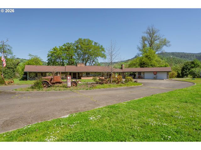 250 RUCKLES Dr, Myrtle Creek, OR 97457