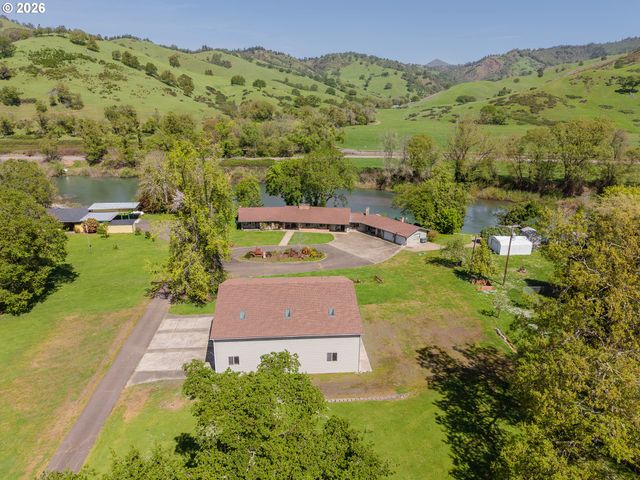 250 RUCKLES Dr, Myrtle Creek, OR 97457