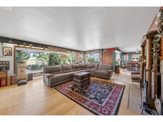 250 RUCKLES Dr, Myrtle Creek, OR 97457