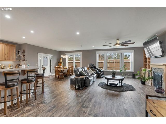 680 Nw 11TH Ave, Canby, OR 97013