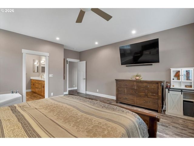 680 Nw 11TH Ave, Canby, OR 97013