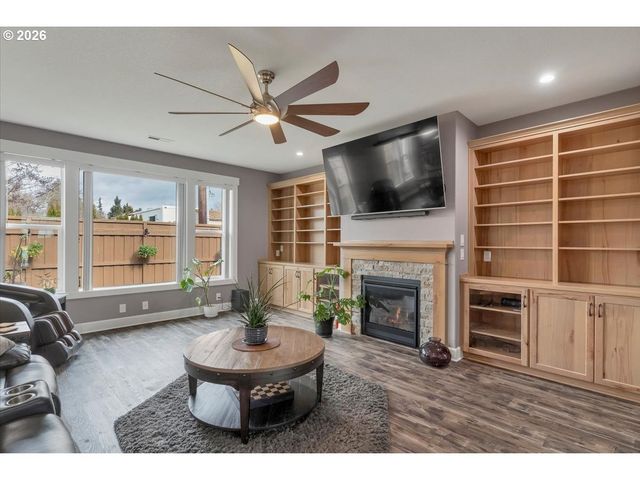 680 Nw 11TH Ave, Canby, OR 97013