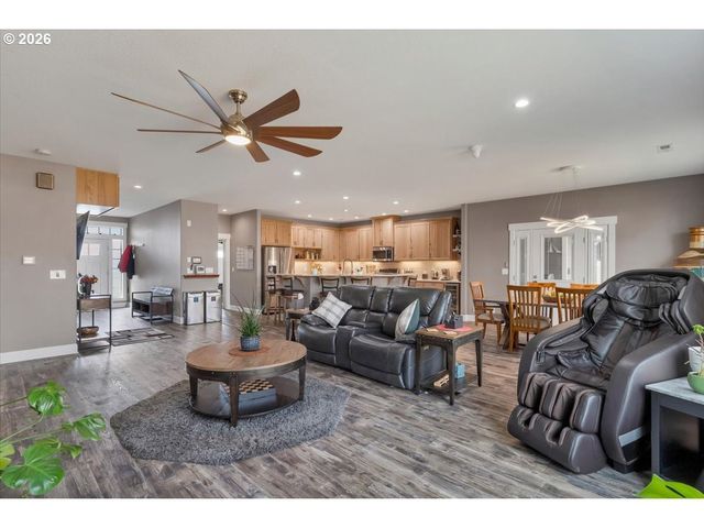 680 Nw 11TH Ave, Canby, OR 97013