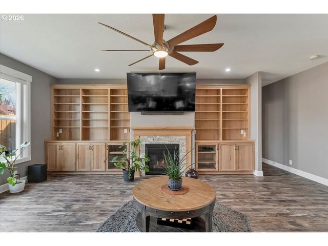 680 Nw 11TH Ave, Canby, OR 97013