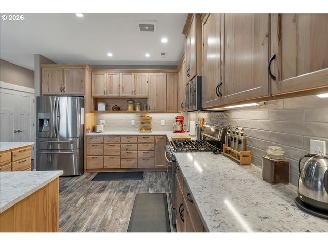 680 Nw 11TH Ave, Canby, OR 97013