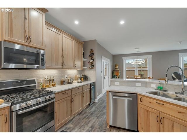 680 Nw 11TH Ave, Canby, OR 97013
