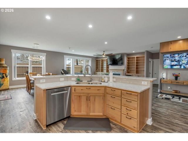 680 Nw 11TH Ave, Canby, OR 97013