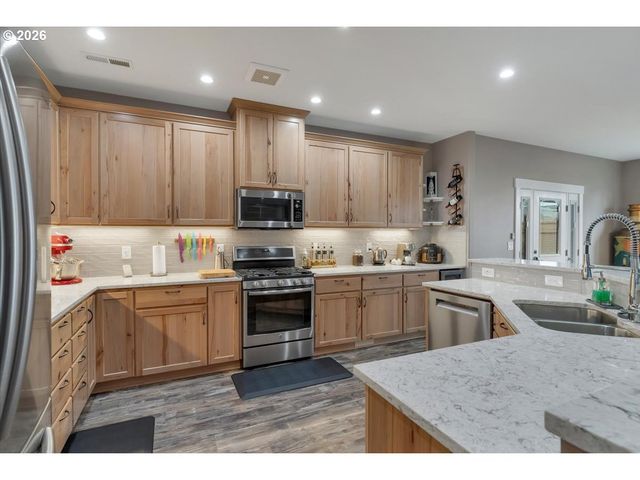 680 Nw 11TH Ave, Canby, OR 97013