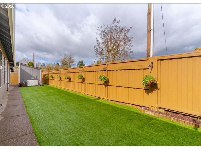 680 Nw 11TH Ave, Canby, OR 97013