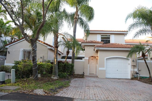 1085 River Birch St, Hollywood, FL 33019