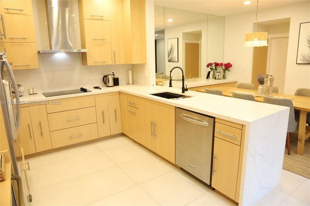 1085 River Birch St, Hollywood, FL 33019