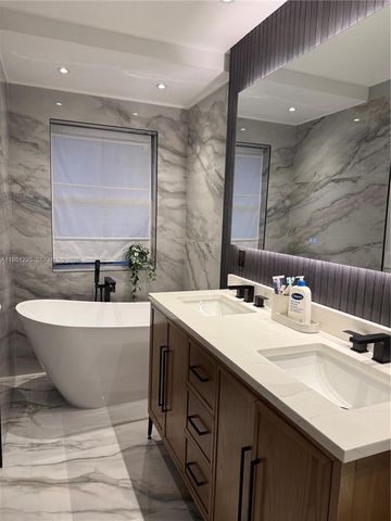 1085 River Birch St, Hollywood, FL 33019