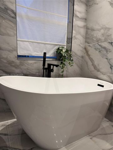 1085 River Birch St, Hollywood, FL 33019