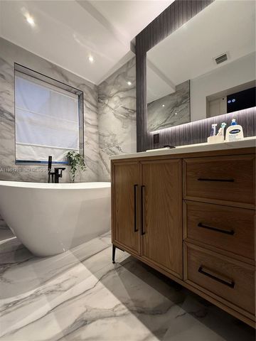 1085 River Birch St, Hollywood, FL 33019