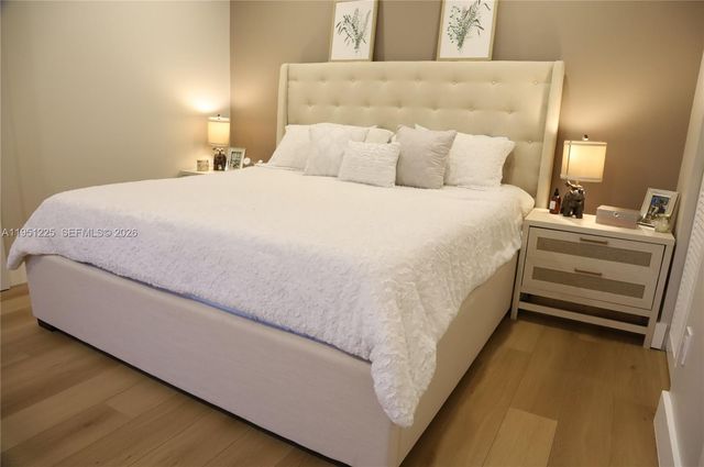 1085 River Birch St, Hollywood, FL 33019