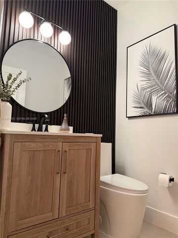 1085 River Birch St, Hollywood, FL 33019