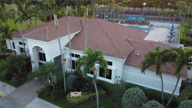 1085 River Birch St, Hollywood, FL 33019