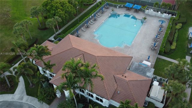 1085 River Birch St, Hollywood, FL 33019
