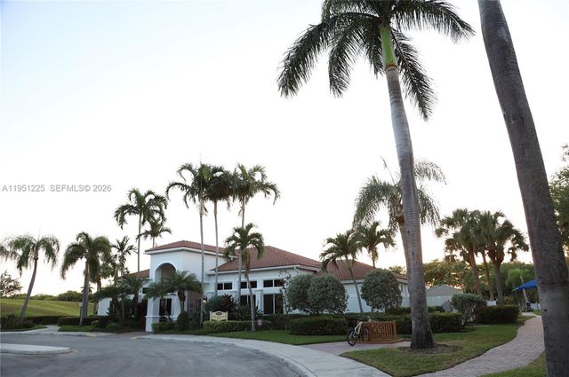 1085 River Birch St, Hollywood, FL 33019