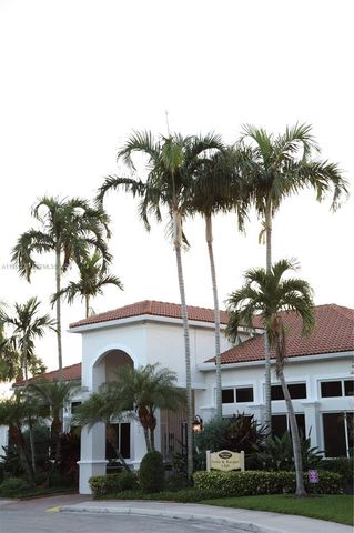 1085 River Birch St, Hollywood, FL 33019