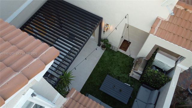 1085 River Birch St, Hollywood, FL 33019