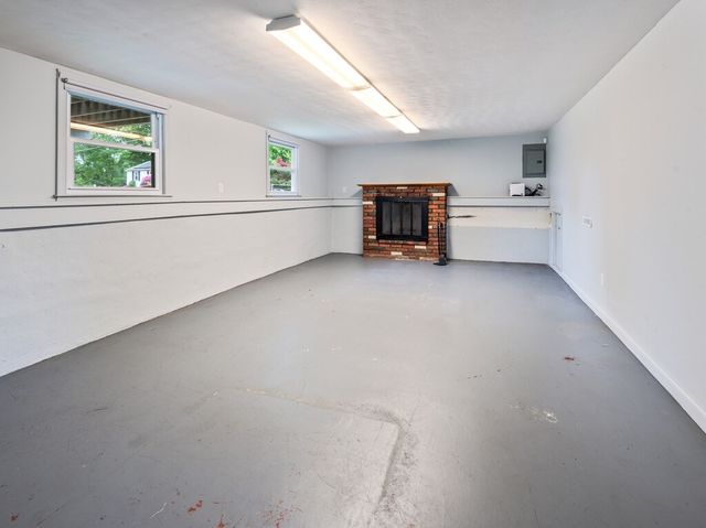 156 Hovendon Ave, Brockton, MA 02302