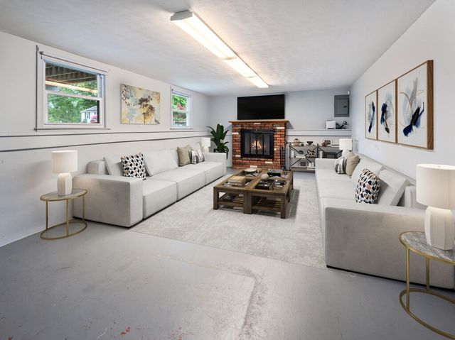 156 Hovendon Ave, Brockton, MA 02302