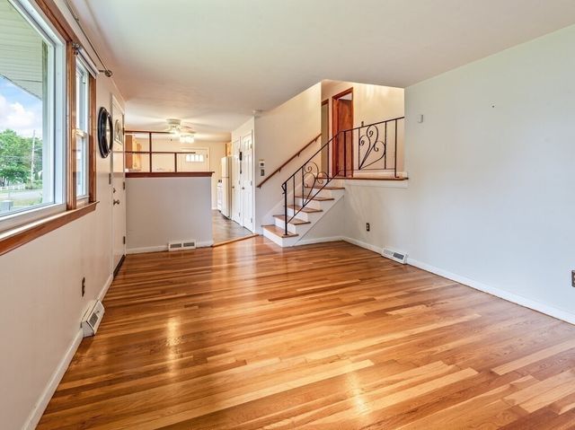 156 Hovendon Ave, Brockton, MA 02302