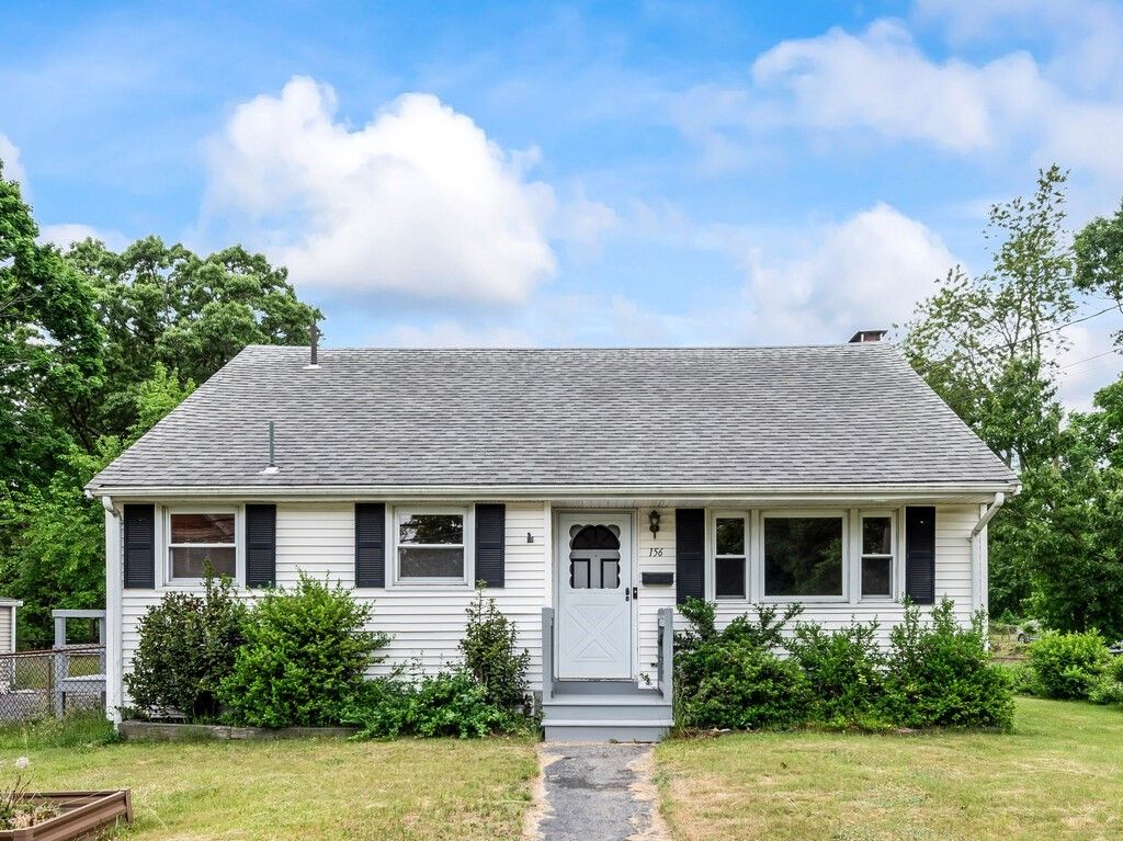 156 Hovendon Ave, Brockton, MA 02302