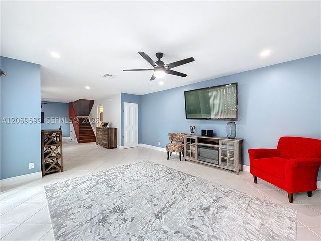 10977 Long Boat Dr 10977, Cooper City, FL 33026