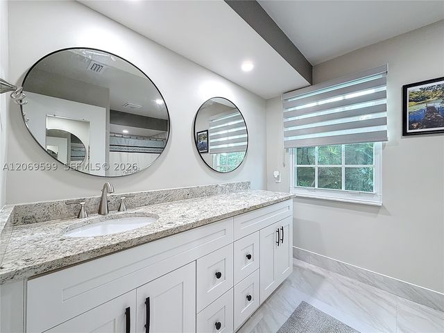 10977 Long Boat Dr 10977, Cooper City, FL 33026