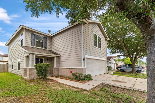 9439 Gnarled Chestnut Court, Houston, TX 77075