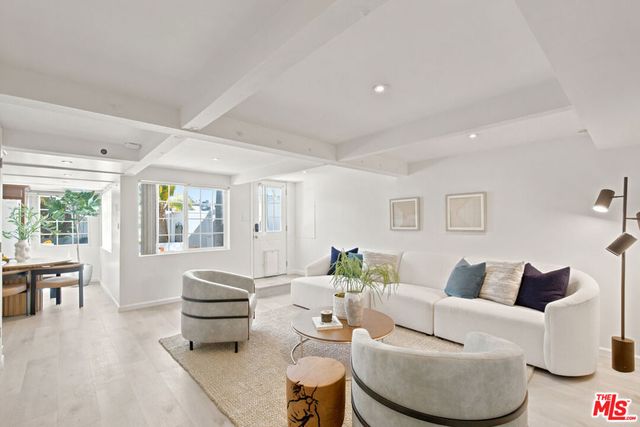 4250 York Boulevard, Los Angeles, CA 90065