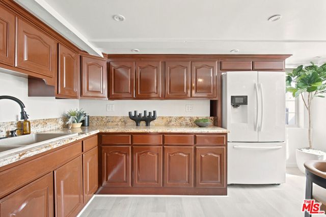 4250 York Boulevard, Los Angeles, CA 90065