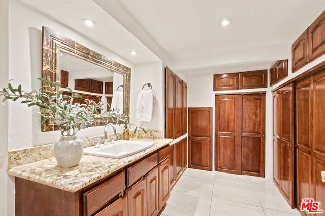 4250 York Boulevard, Los Angeles, CA 90065