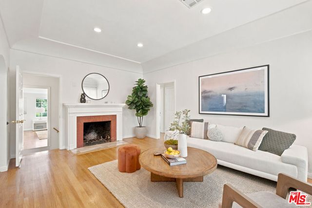 4250 York Boulevard, Los Angeles, CA 90065