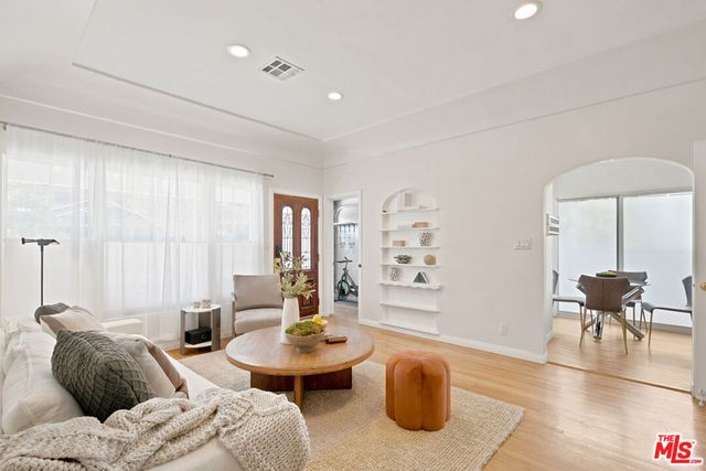 4250 York Boulevard, Los Angeles, CA 90065