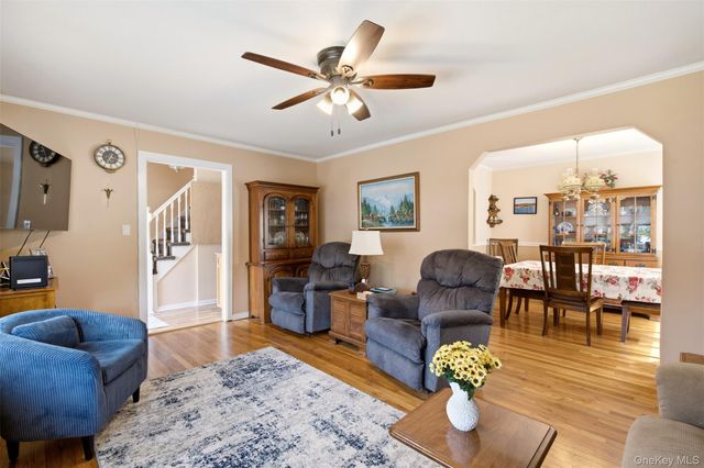 24 Broadmoor Lane, Westbury, NY 11590