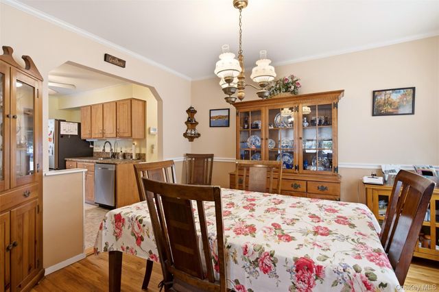 24 Broadmoor Lane, Westbury, NY 11590