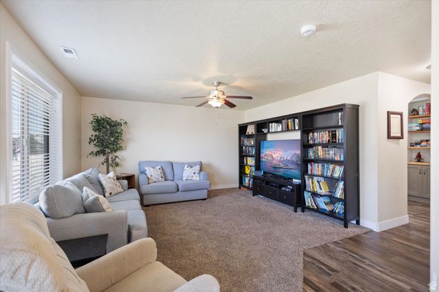 186 W ROYAL LAND DR, Santaquin, UT 84655