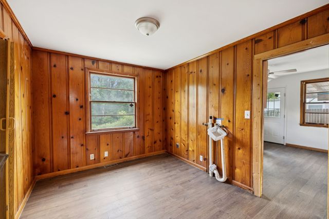 1421 Lakeview Rd, Clarksville, TN 37040
