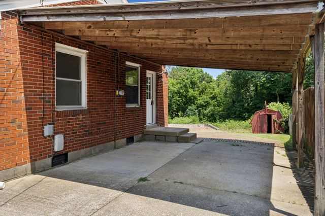 1421 Lakeview Rd, Clarksville, TN 37040