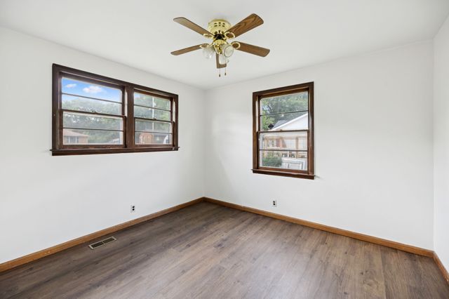1421 Lakeview Rd, Clarksville, TN 37040