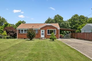 1421 Lakeview Rd, Clarksville, TN 37040