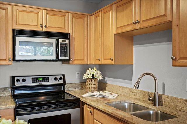 606 S ALBANY AVENUE 17, Tampa, FL 33606