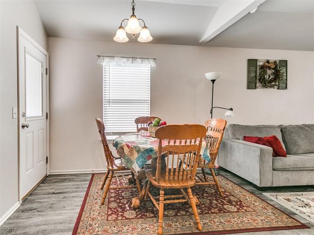 827 Twin Lakes Drive, Noble, OK 73068